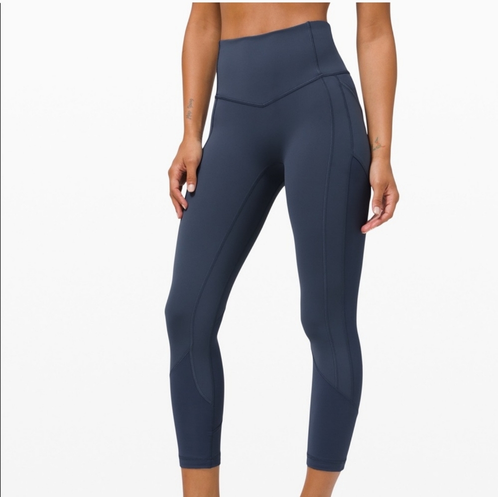 NWT Lululemon All the right places 23" iro…